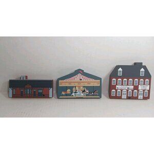 The Cats Meow Village Vintage Lot Of 3 Wooden Country Cupboard Carousel Depot